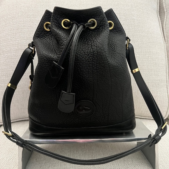 Dooney Bourke Bucket handbag and matching Wallet - Picture 1 of 15